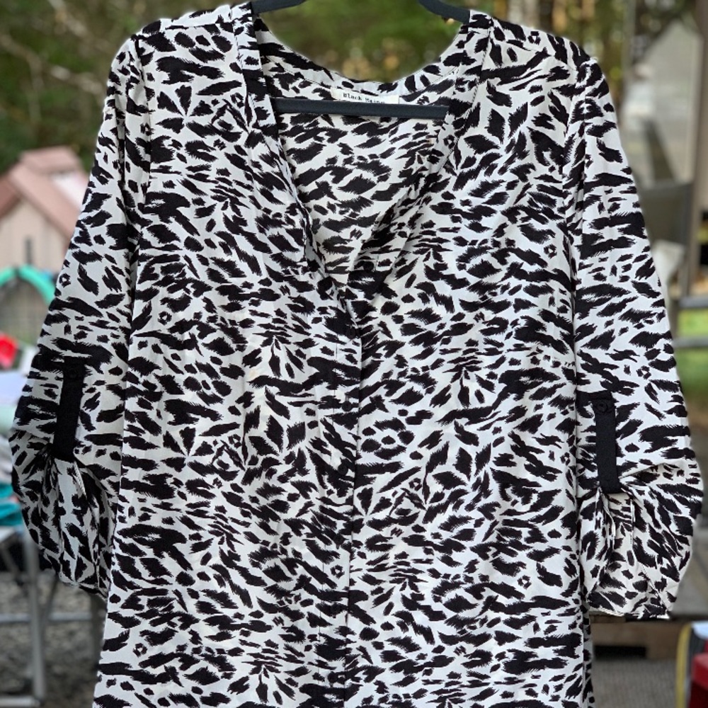 Ladies black and white blouse